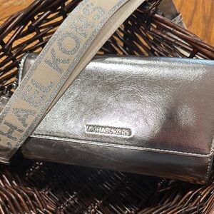 Michael Kors Silver Crossbody Bag Purse Women Girl